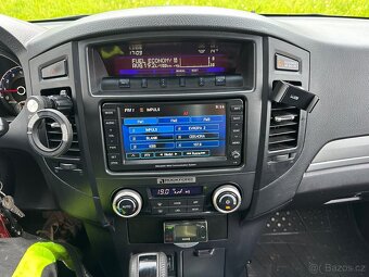 Mitsubishi Pajero 3.2 did 7 míst - 18