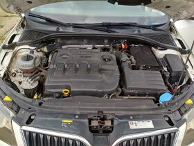 ŠKODA OCTAVIA  COM 4x4 III 1,6 TDi,77 KW,NAVIG,ESP,KLIMA,ČR. - 18