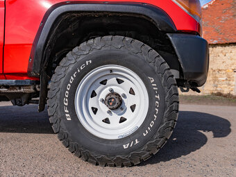 Toyota Land Cruiser HZJ 78 - 18