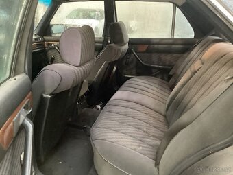 Prodám 2x Mercedes-Benz S-Klasse SE 260 W126 - 18
