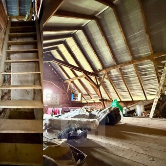 Rodinný dům na parcele o ploše 2248m2 v obci Krupá v okrese  - 18