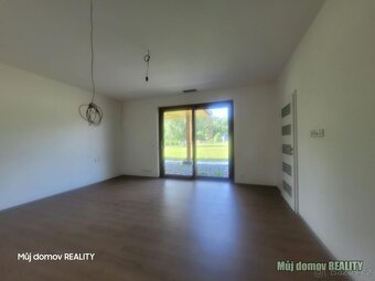 Pronájem moderní novostavby rodinného domu 6+kk, 296 m + poz - 18