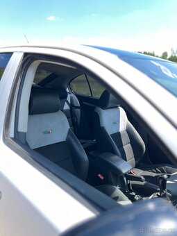 Škoda Octavia 2 1.9TDI 77KW RS packet - 18