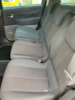 Renault Grand Scenic 2.0DCI 110 kW - 18