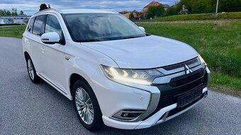 Hybridni Outlander 2.4PHEV 165Kw Matrix svetla EVdojezd 50km - 18