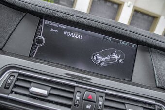 BMW Rad 7 730d čierna - 18