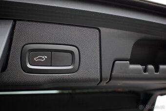 Volvo XC60 D4 R-Design AWD A/T - 18