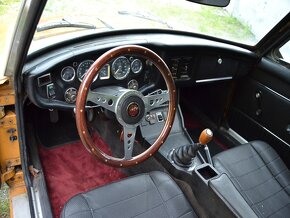 MGB GT 1800 - 18