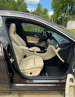 Mercedes-Benz CLA 250 7G-DCT - 18