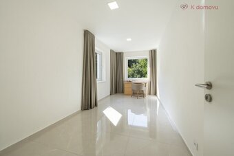Prodej bytu 3+kk s terasou 90m2 a parkováním u domu, Praha Z - 18