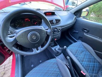 Renault Clio III 2009 - 18