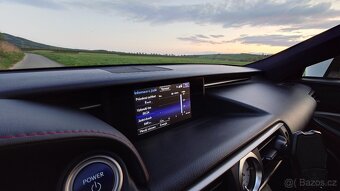 Lexus RC 300h F SPORT - 18
