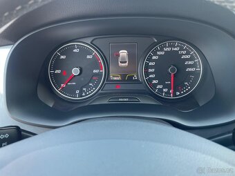 SEAT ATECA 1,6 TDI 85 KW NAVI KAMERA MANUÁL - 18