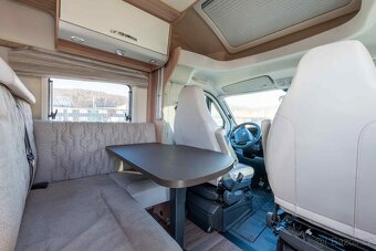Autokaravan 2022 Bürstner IXEO 726G – Plne vybavený 🚐✨ - 18