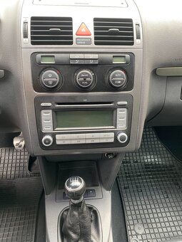 Volkswagen Touran, 2.0 TDI Highline,7míst - 18