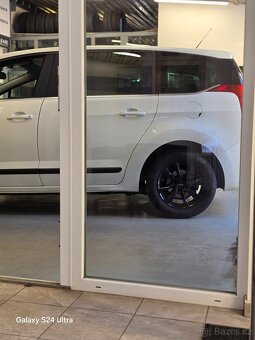 Prodám Peugeot 5008 ,rok 2011 - 18