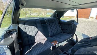 Mercedes-Benz 300 CE (1990) v perfektním stavu - 18