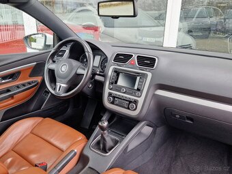 Volkswagen Eos, 1,4i  90kW manual top interiér - 18