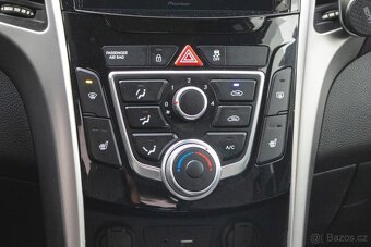 Hyundai i30 CW 1.6i CRDi VGT Family - 18