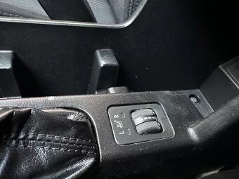 Subaru Forester 2.0 D 108kW 4x4 1. maj v ČR/Xenony/ALU R17 - 18