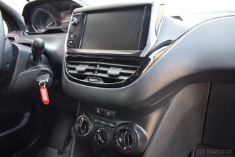 Peugeot 208 1.2i/5DVÉŘ/ČR/1MAJ/2017/129TKM - 18