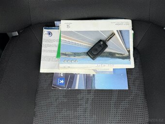 Peugeot 3008 1.6i 16V - 18