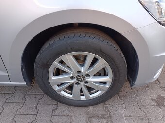 VW Touran Comfortline 2.0TDI 110kW DSG ACC Navi Full LED Qi - 18