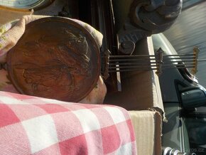 Staré dřevěné a porcelánové hodiny - 18