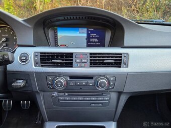 BMW 330i 200kw 6st. Manuál, M-paket,2011,panorama,navi - 18
