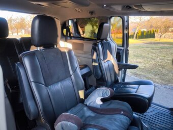 Chrysler Town and Country STOWN 3,6 Benzín 211 Kw - 18