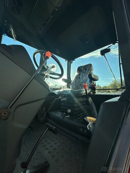 Traktor Belarus 820 s čelním nakladačem - 18