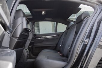 BMW Rad 7 730d 155kW AT M paket / PREVERENÉ KM / - 18
