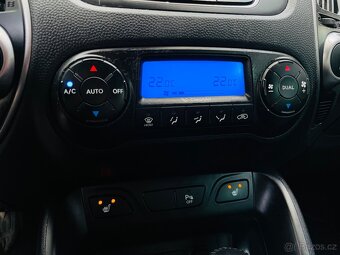 Hyundai ix35 2.0i BENZIN AUTOMAT VYHŘEV SERVISKA - 18