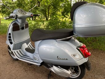 Vespa GTS 300 HPE - 18