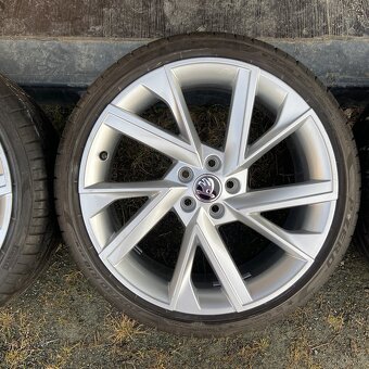 VEGA R18 letní pneu 205/40/18 - 18