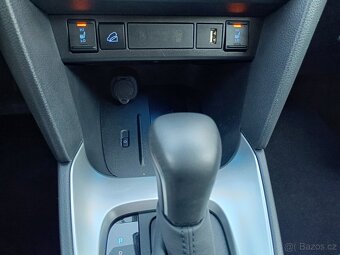 Toyota Yaris Cross Hybrid 4x4 rok 2021, najeto: 34.122 km - 18
