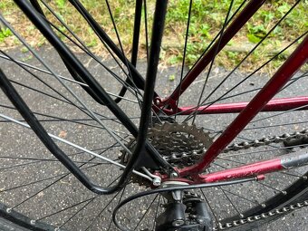 Dvě treková jízdní kola ( pánské a dámské) - 18