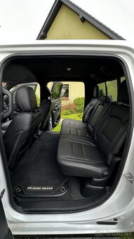 RAM 1500 5.7 HEMI NIGHT PAKIET LED ALPINE - 18