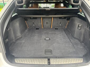 BMW 520d xDrive,PARK.CAM, NAVI, DPH, TAŽNÉ, rok 2018 - 18