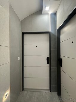 Podnájem ateliéru 2kk, 49 m2, ul. Sokolovská, Praha 8 - 18