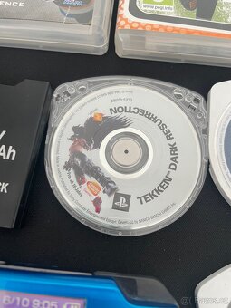 Prodej velké PSP sbírky – 2 konzole, 2 pouzdra, 4 baterie - 18