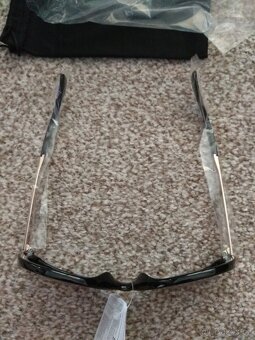 Nové dámské sluneční brýle Avon - UV 400 - různé - 18