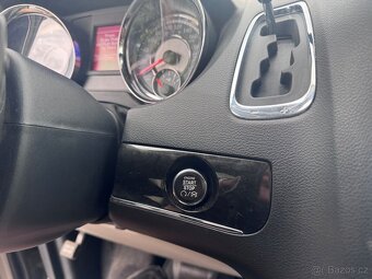 Lancia Voyager 3,6 Platinum LPG 2x DVD ČR 2013 DPH - 18