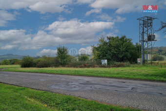 Prodej pozemku k bydlení, 1556 m², Valeč, ul. Podbořanská - 18