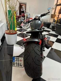 Indian scout bobber Dark Horse Custom - 18