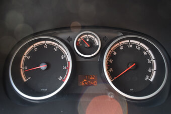 Opel Corsa D 1.4 16V 74kW, Color Edition, KLIMA, rok 2010 - 18