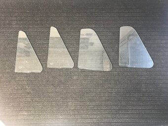 Světla, blinkry, skla, vnitřní zpětné zrcátko na Škodu 1000 - 18