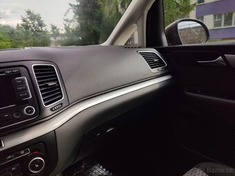 Volkswagen Sharan 2,0 TDi CR / Highline/ - 18