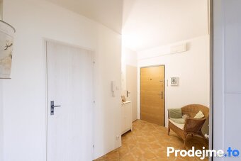 Prodej bytu 3+1, 84 m2 - Zárubova, Praha - Kamýk - 18