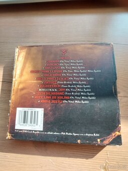 CD Alice, I. Hlas, Stromboli, Kabát, I. Maiden, P.Floyd, ... - 18